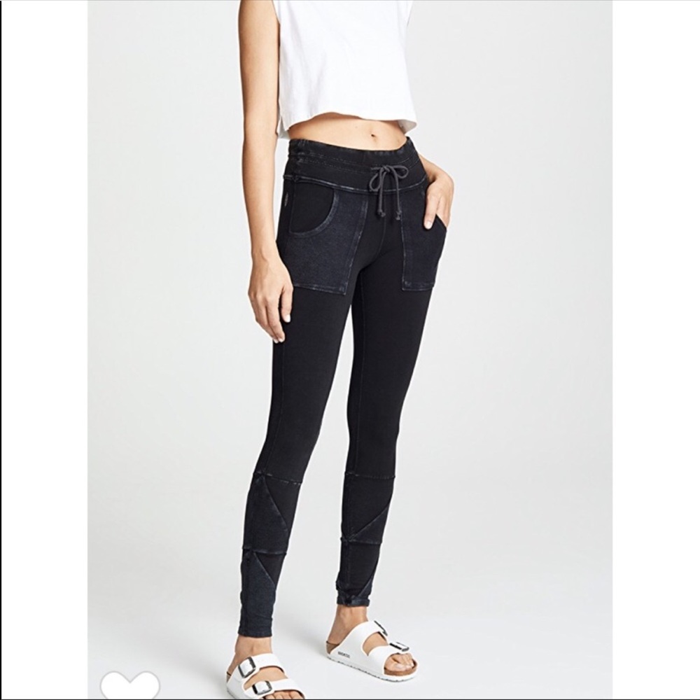 ISO black & white free people Kyoto leggings